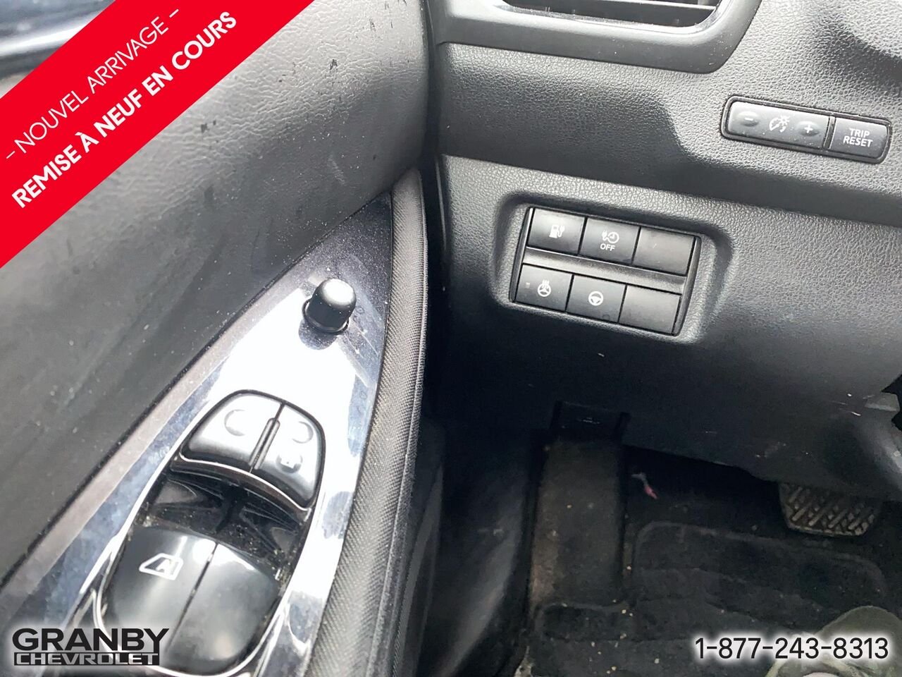 2019 Nissan LEAF SV PLUS à hayon | 27-0206A White Granby - photo #12