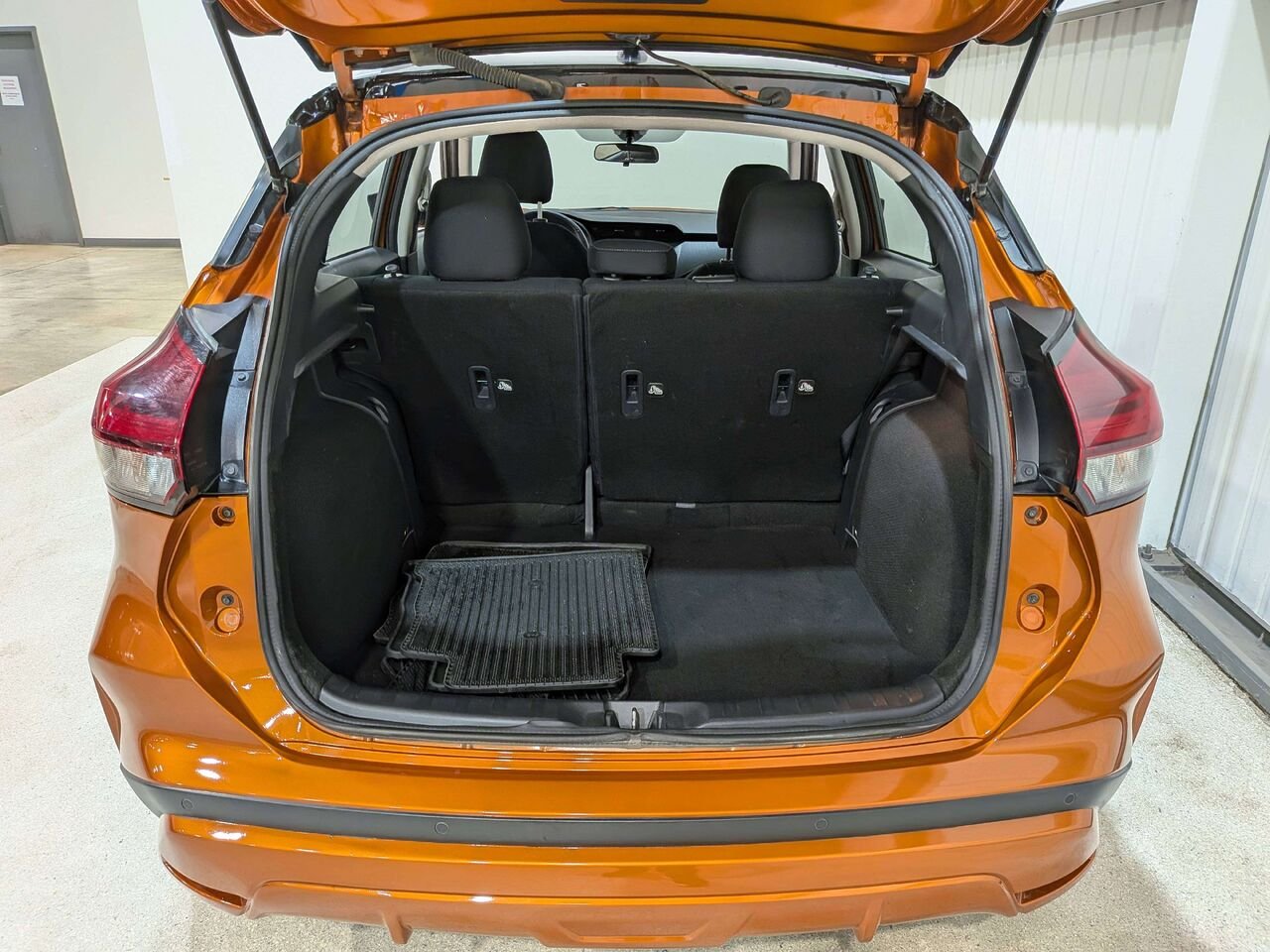 Nissan Kicks 2024 Orange Val-David - photo #8