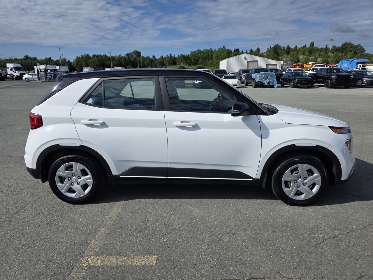 2021 Hyundai Venue Essential IVT avec couleur deux tons White Rouyn-Noranda - photo #46