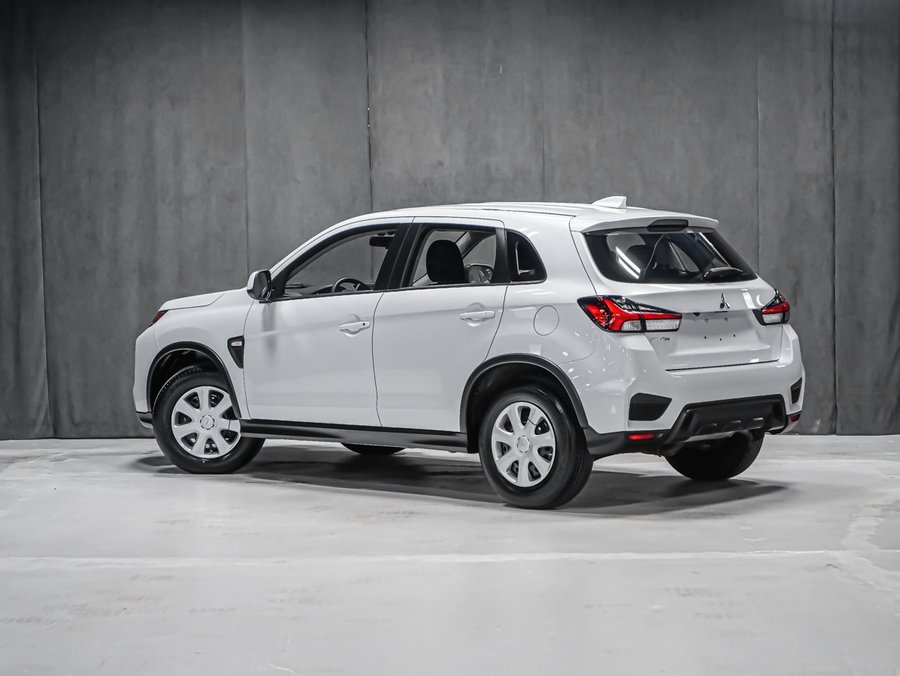 2025 Mitsubishi RVR ES Grey