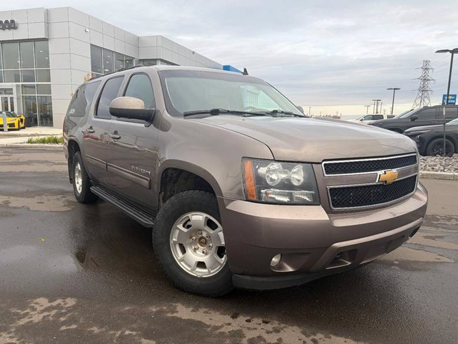 2013 Chevrolet Suburban LT 5.3L 7 Passenger | Power Sunroof Brown