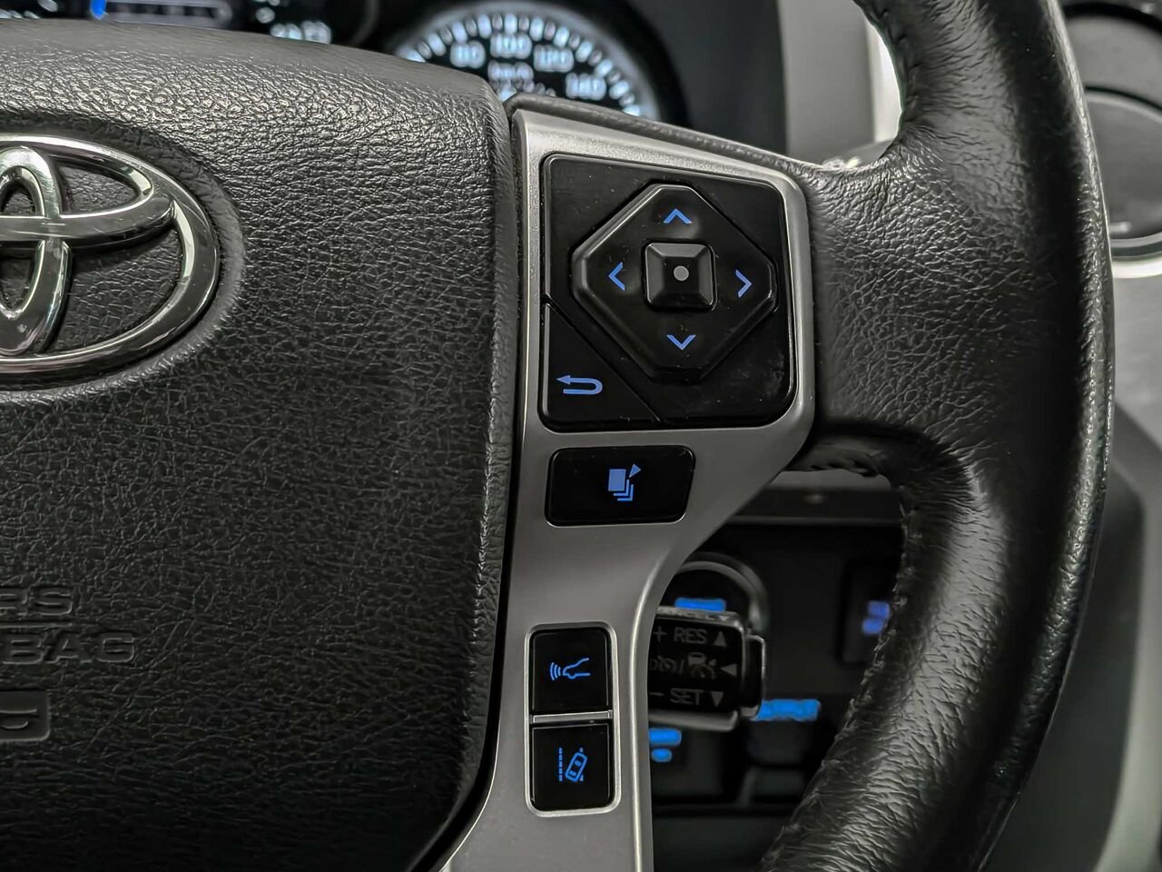 TOYOTA Tundra Grade TRD Sport TRD SPORT Cuir Sièges Chauffants Moteur V8 5.7L 2020 Autre Sherbrooke - photo #12