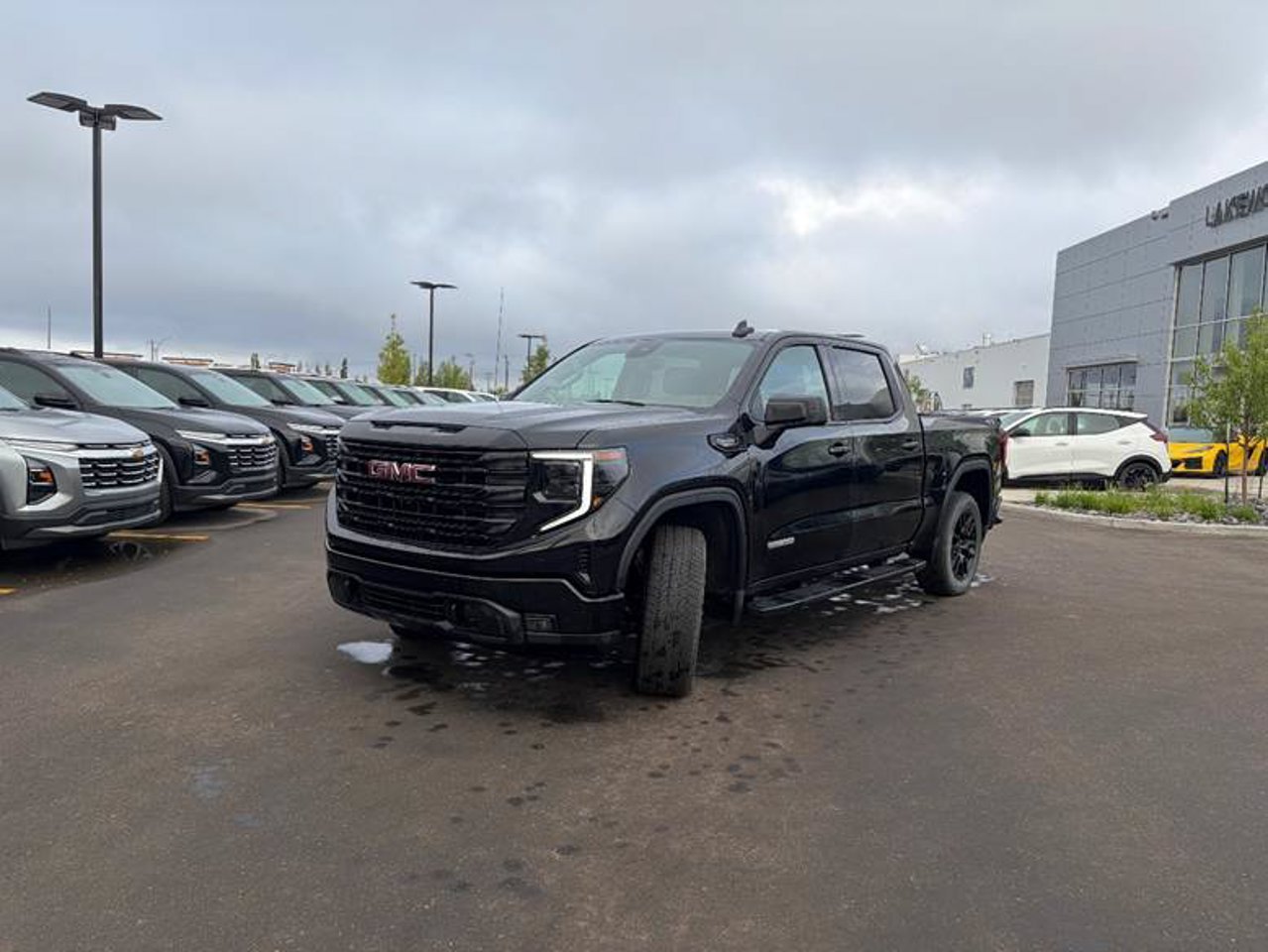 2024 GMC Sierra 1500 4WD Crew Cab 147 Elevation Black Sherwood Park - photo #2