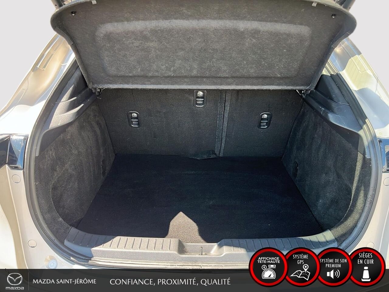2024 Mazda CX-30 Grey Ste-Agathe des Monts - photo #23