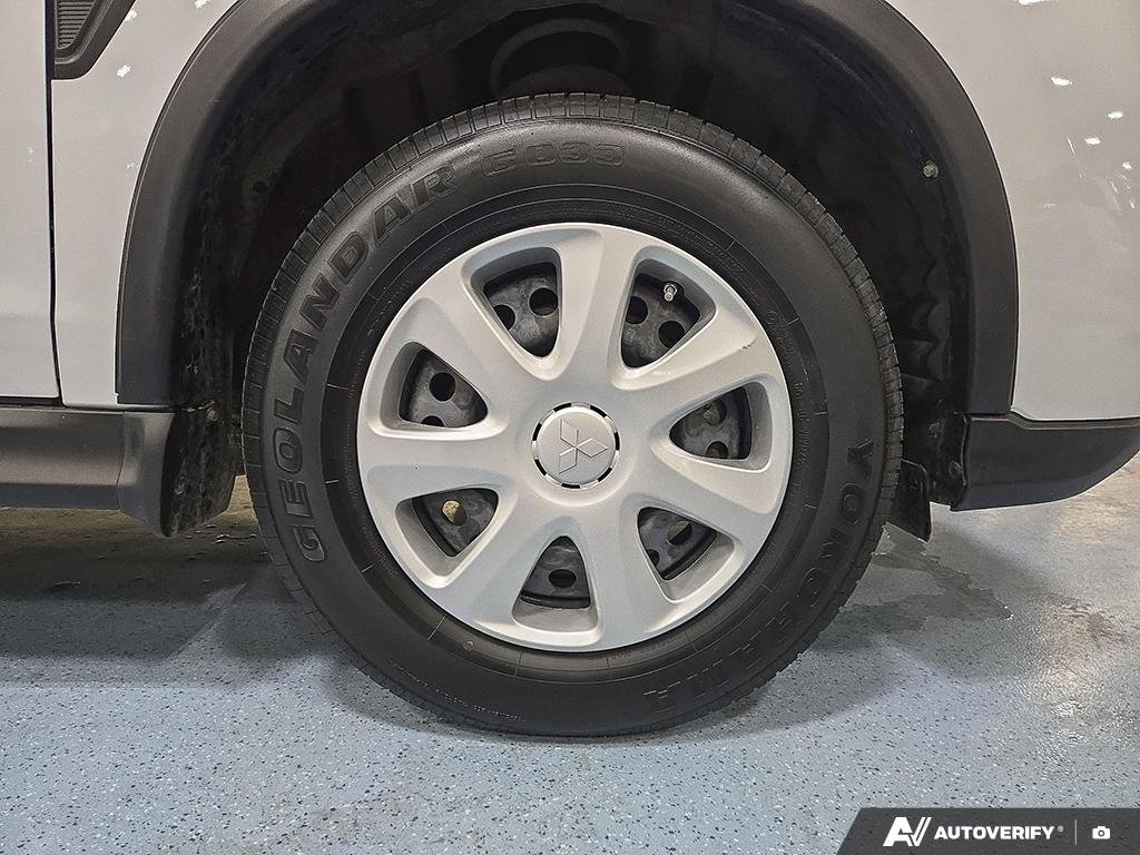 2025 Mitsubishi RVR 2602191A | ES, low kms, nearly new. White Edmonton - photo #5