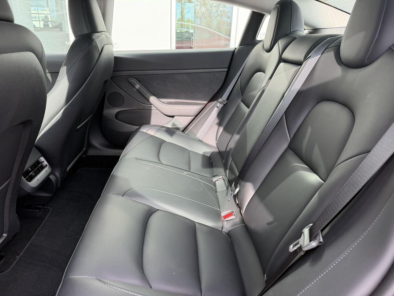Tesla Model 3 LONG RANGE AWD 2023 Rouge Laval - photo #19