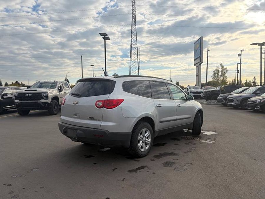 2010 Chevrolet Traverse LS FWD 3.6L 8 Passenger | Remote Start Grey