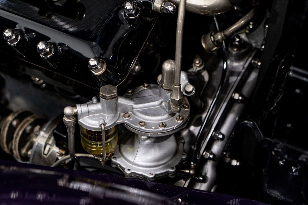 Lincoln KB Victoria Coupe One Of 18 Built, And The Only Known Surviving **PRICE IN USD** 1933 mauve Montréal - photo #54