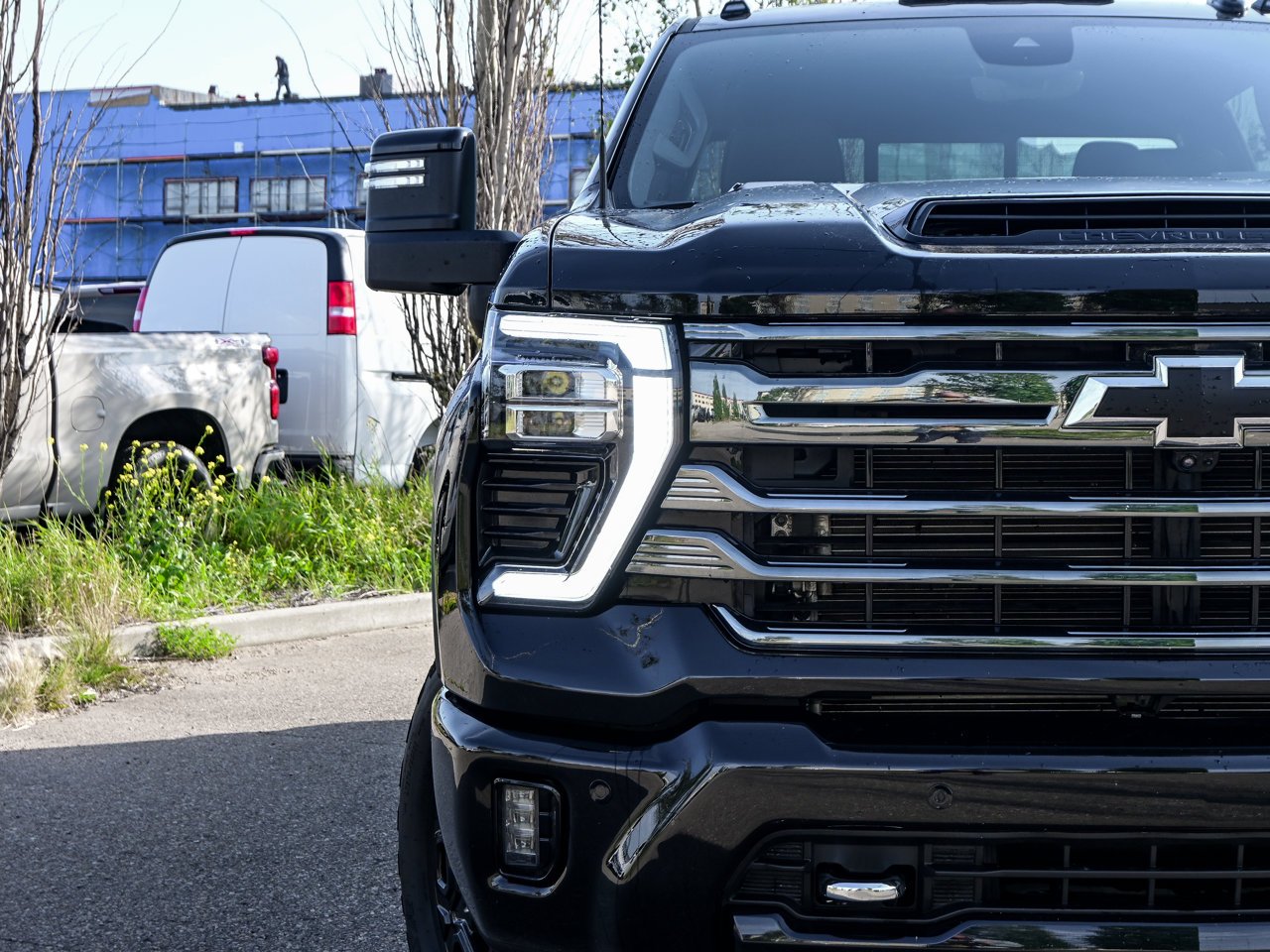 2024 Chevrolet Silverado 3500HD 4WD Crew Cab 159 High Country Black Sherwood Park - photo #4
