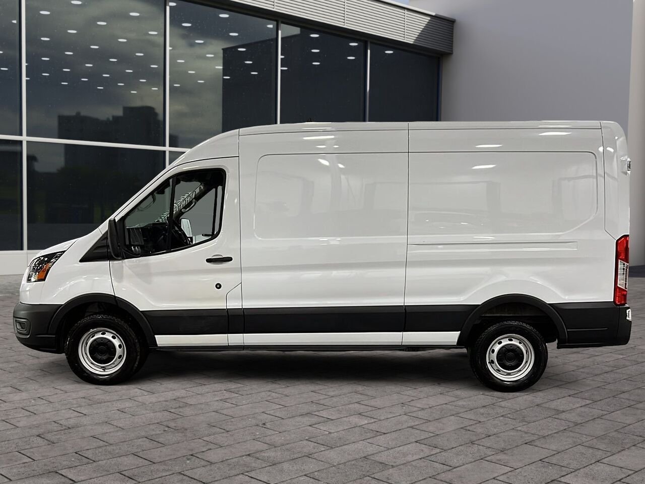 2025 Ford Transit fourgon utilitaire White Québec - photo #22