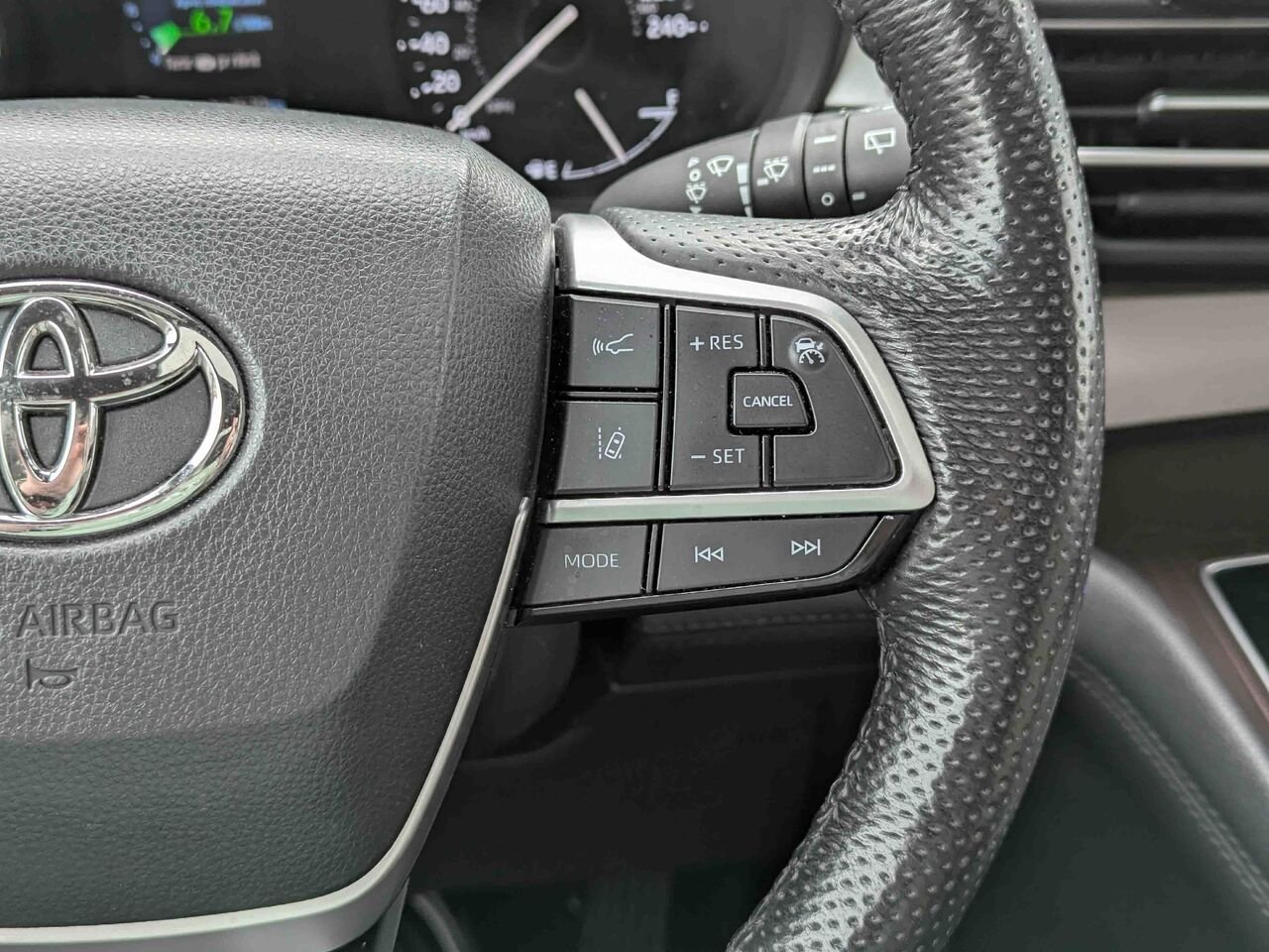 Toyota Sienna XLE 8 places/HYBRIDE CUIR/ TOIT OUVRANT 2024 Frisson glacé nacré Sherbrooke - photo #14