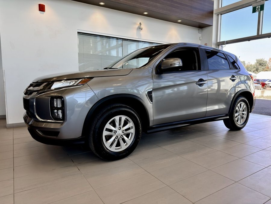 2021 Mitsubishi RVR SE AWC Grey