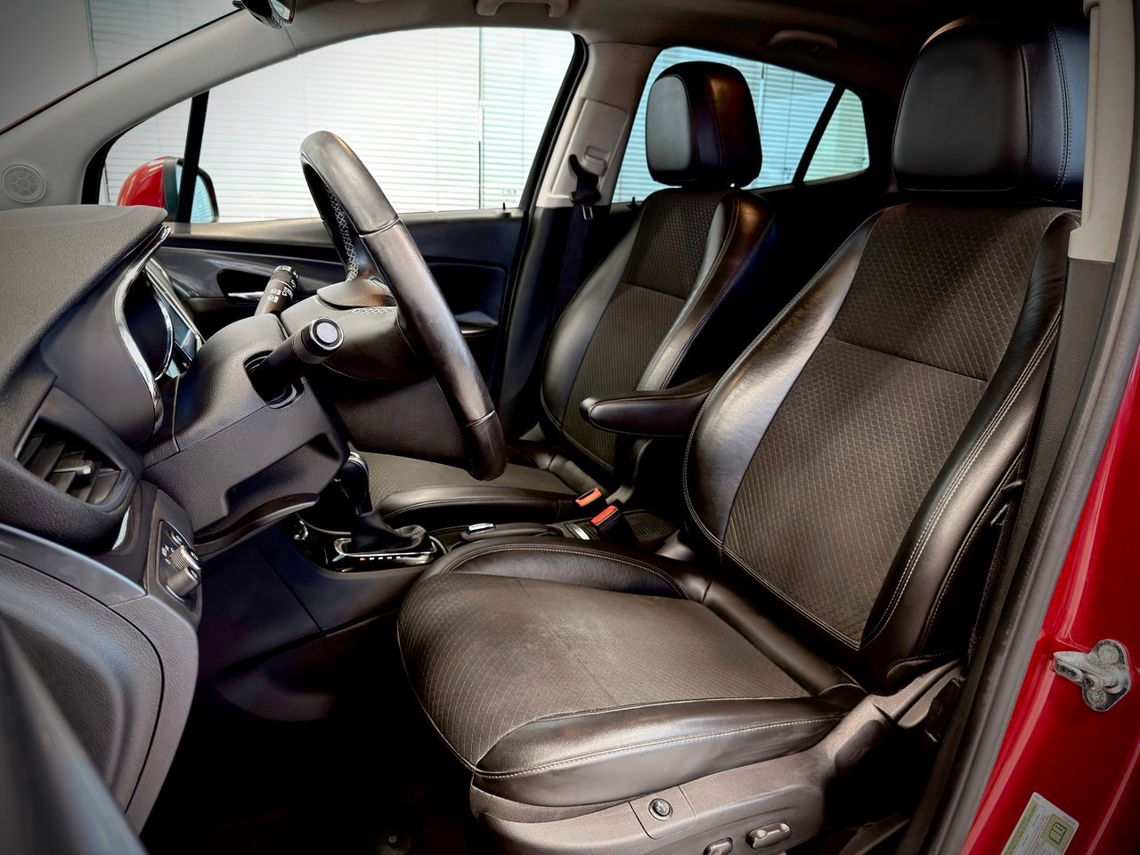 Buick Encore 2017 Rouge Notre-Dame-des-Prairies - photo #14