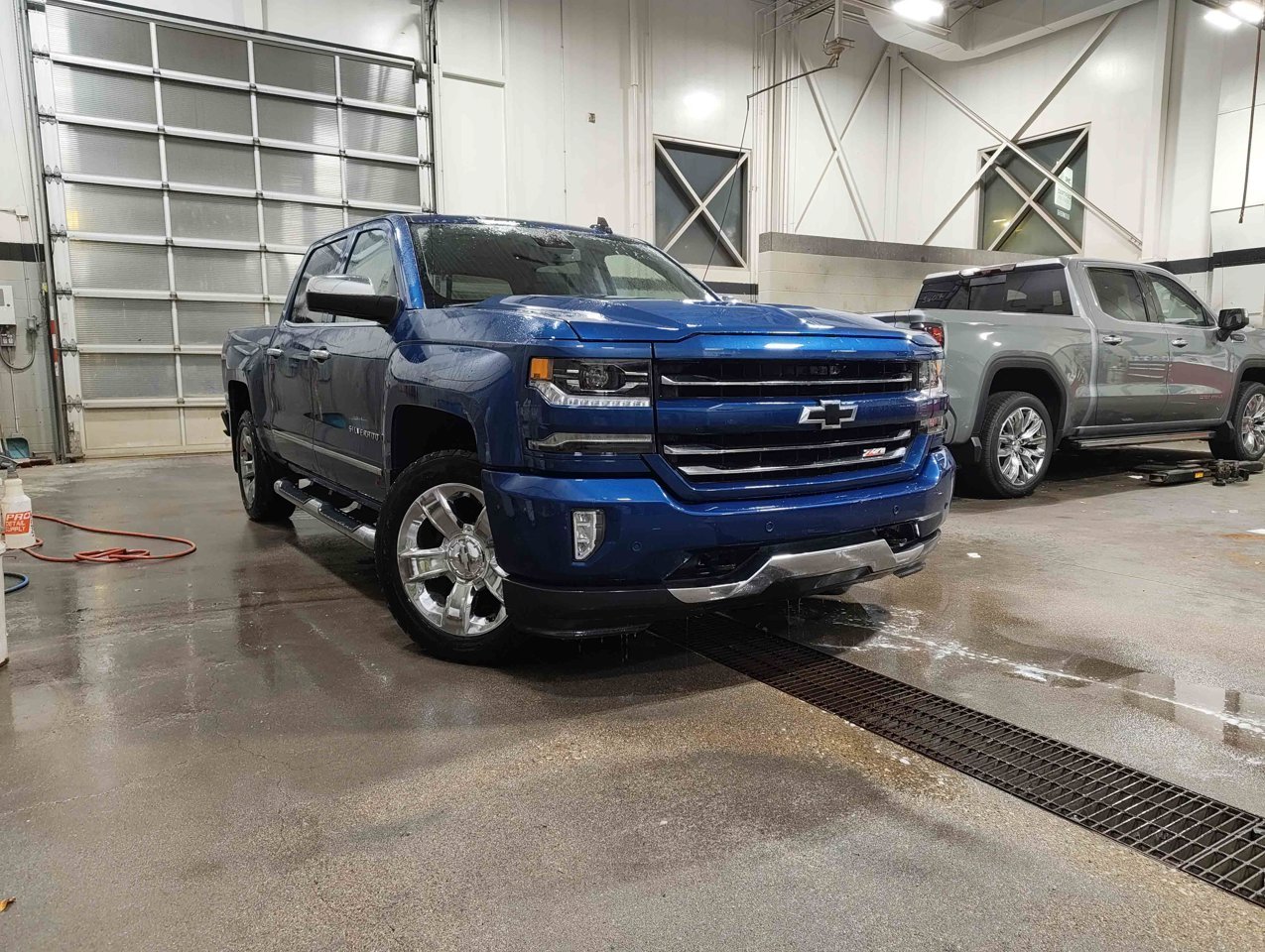2018 Chevrolet Silverado 1500 4WD Crew Cab 143.5 LTZ w/2LZ Blue Sherwood Park - photo #1