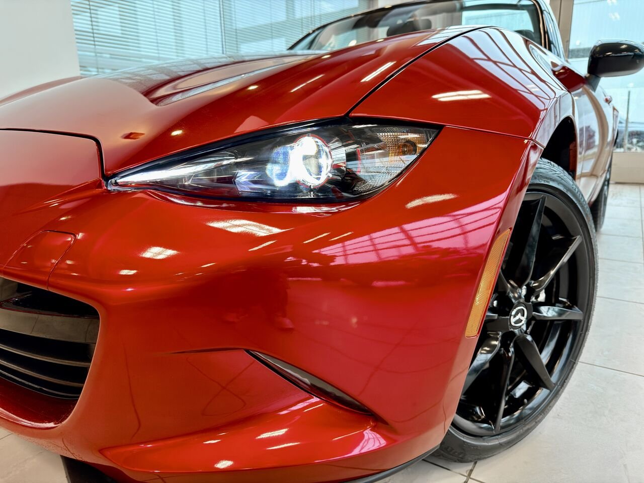 2023 Mazda MX-5 Black Notre-Dame-des-Prairies - photo #2