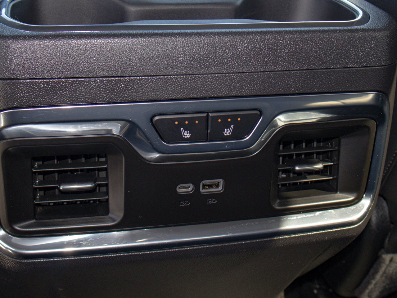 2025 GMC Sierra 1500 4WD Crew Cab 147 Denali Grey Sherwood Park - photo #34