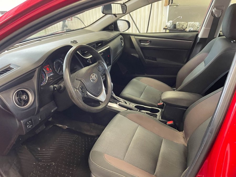 Toyota Corolla LE AUTO *SIÈGES CHAUFF* REG ADAPT BLUETOOTH USB 2018 Rouge