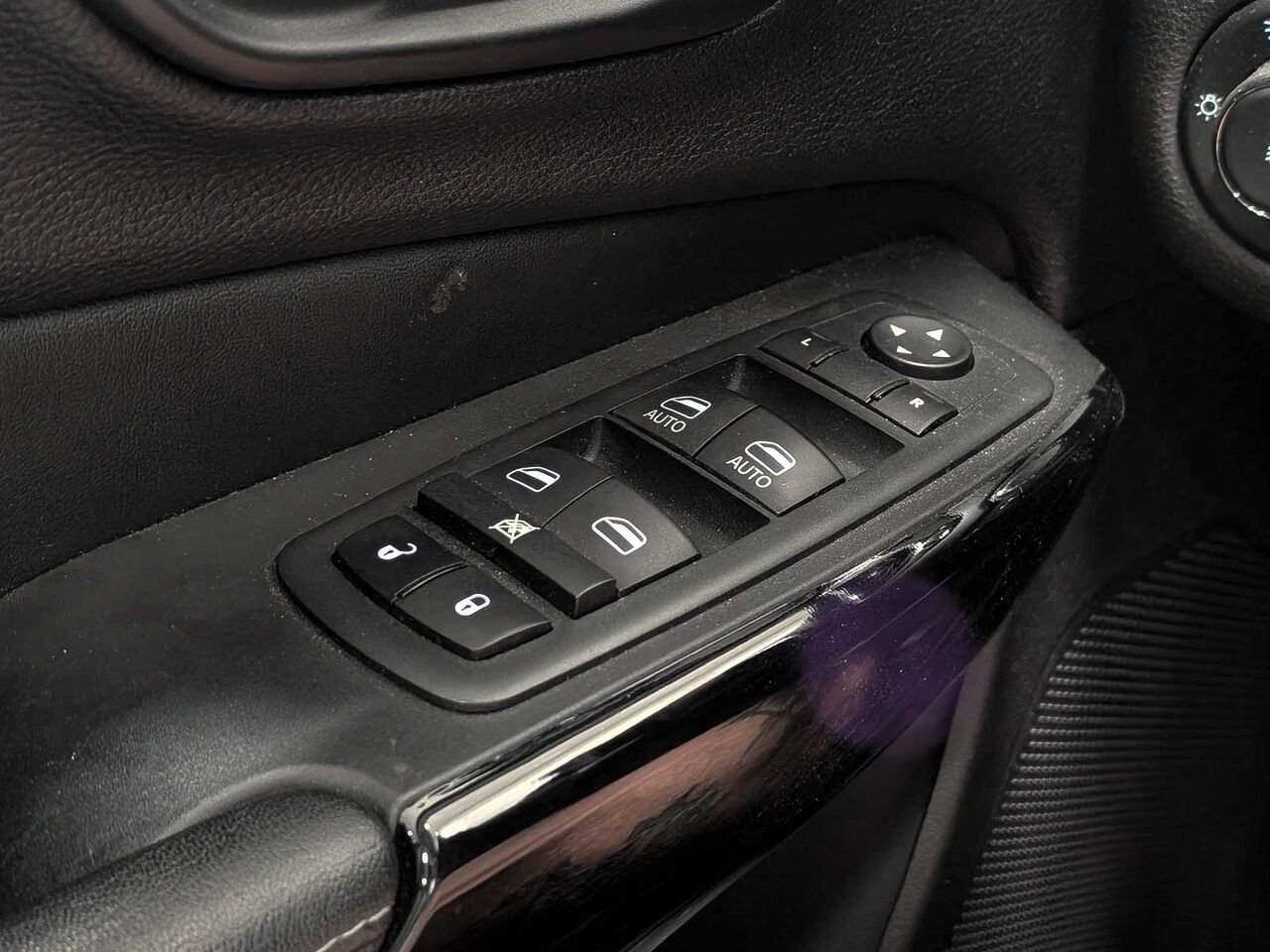 Jeep CHEROKEE 4x4 Altitude 8 Pneus Cuir Toit Pano 2021 Autre Sherbrooke - photo #15
