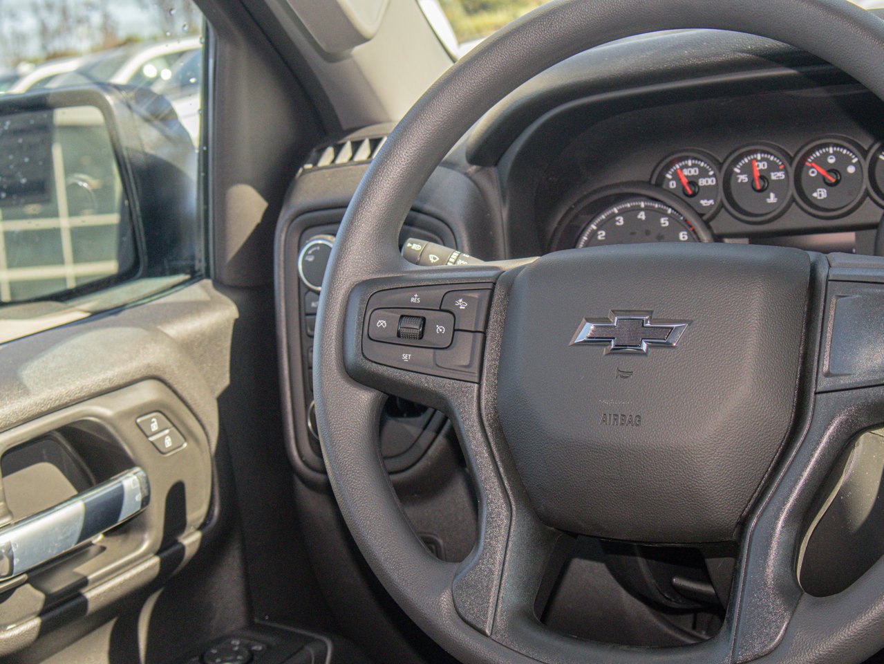 2024 Chevrolet Silverado 1500 4WD Crew Cab 147 Custom Trail Boss White Sherwood Park - photo #22