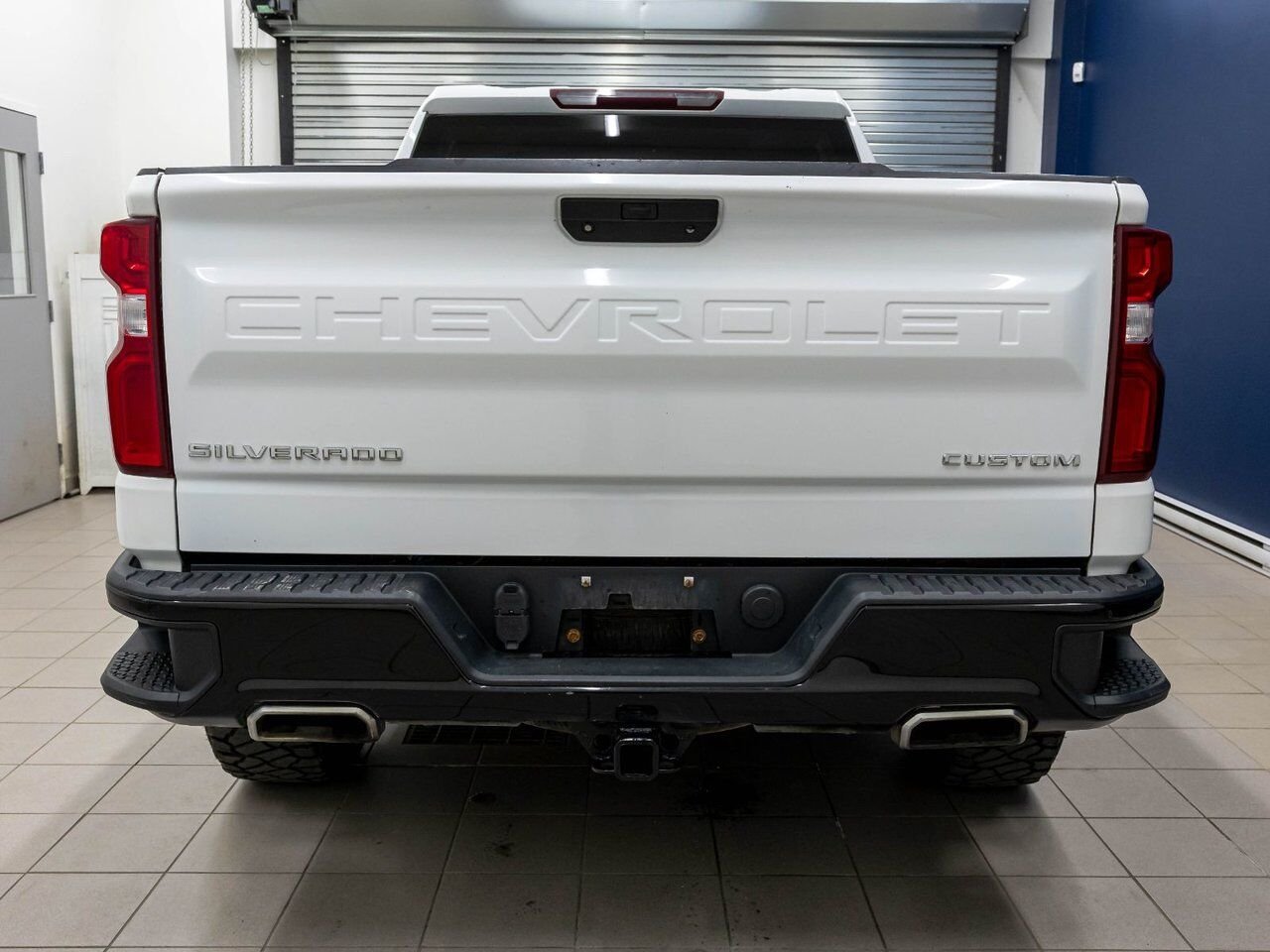 Chevrolet Silverado 1500 CUSTOM TRAIL BOSS CREW V8 4X4 *GR. REMORQ* CARPLAY 2019 Blanc Saint-Jérôme - photo #5