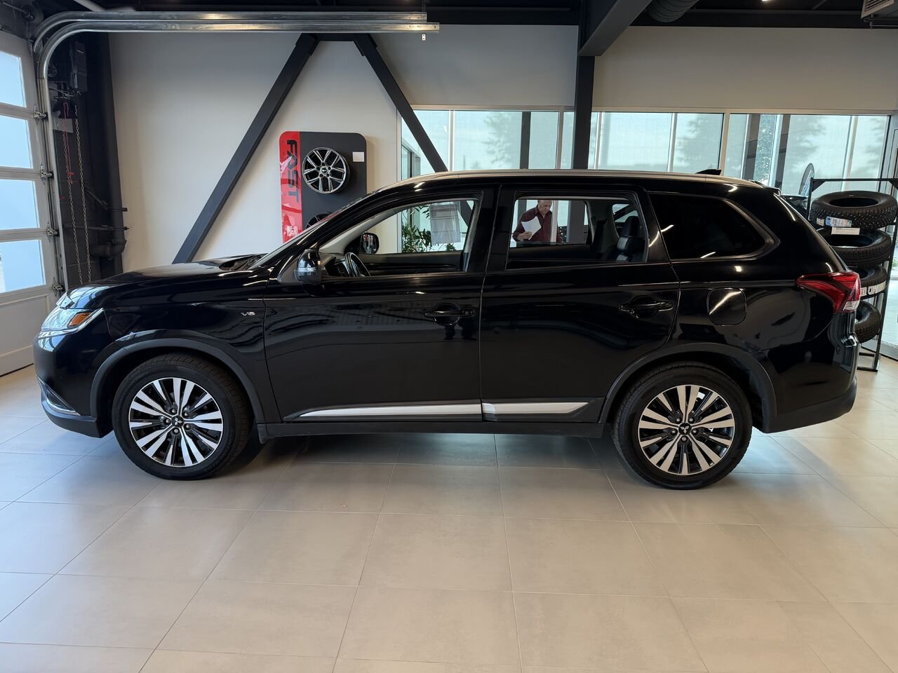 2019 Mitsubishi Outlander Black Saint-Eustache - photo #1