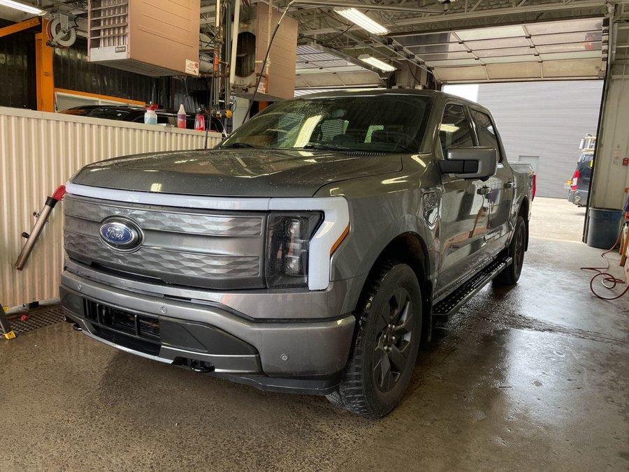 Ford F-150 Lightning LARIAT CREW 4X4 *CUIR* NAV *SIEGES VENTIL* CAM 360 2023 Gris