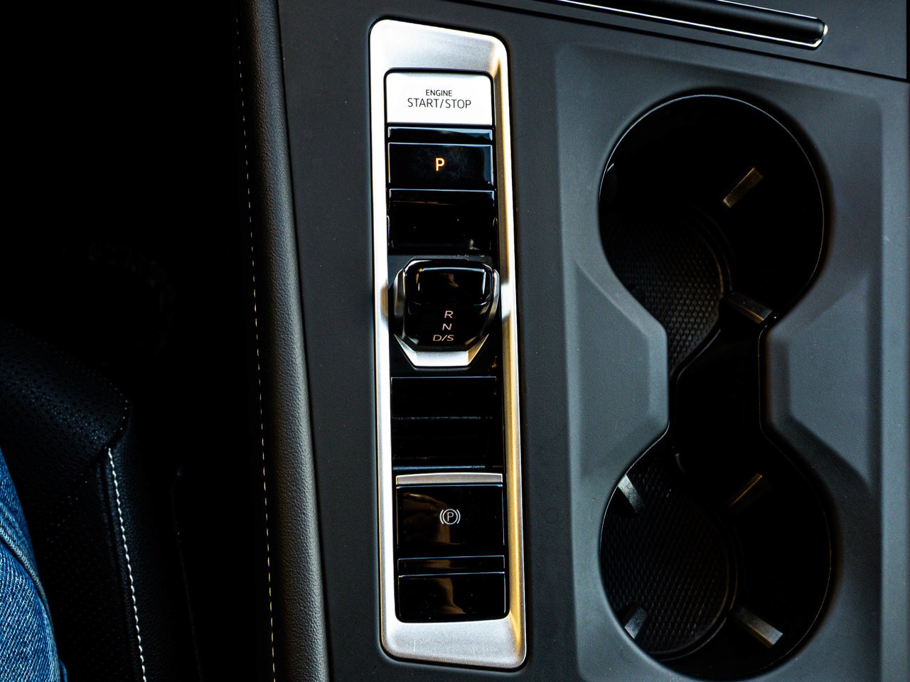 2025 Volkswagen Atlas Comfortline 2.0 TSI 4MOTION Black Sherwood Park - photo #26