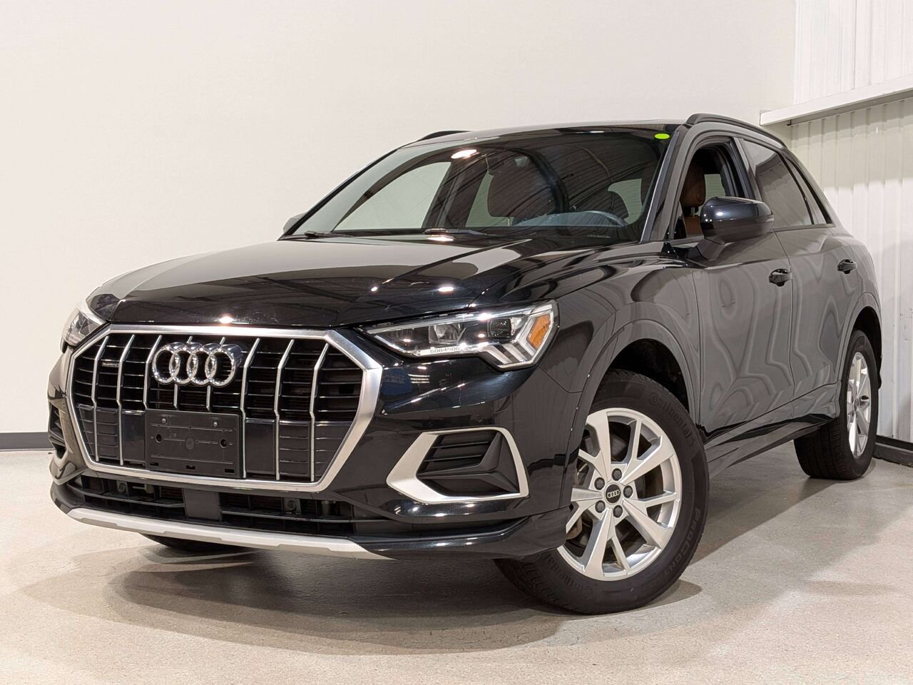 2023 Audi Q3 Komfort 45 TFSI quattro Black Val-David - photo #0
