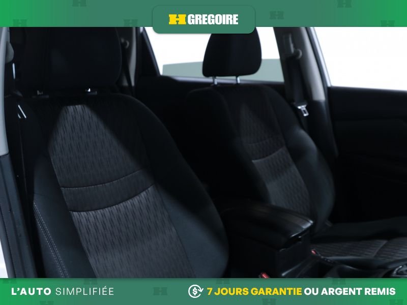 2020 Nissan Rogue White Saint-Eustache - photo #25