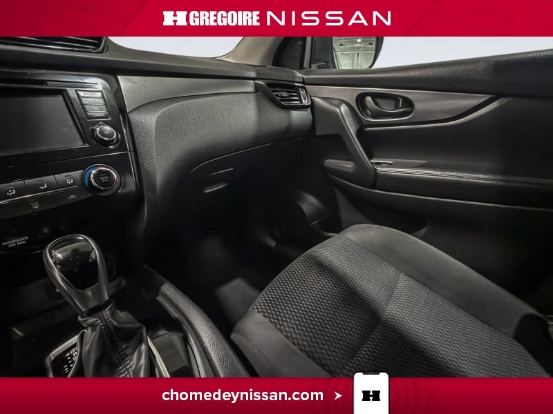 Nissan Qashqai 2023 Blanc Laval - photo #21