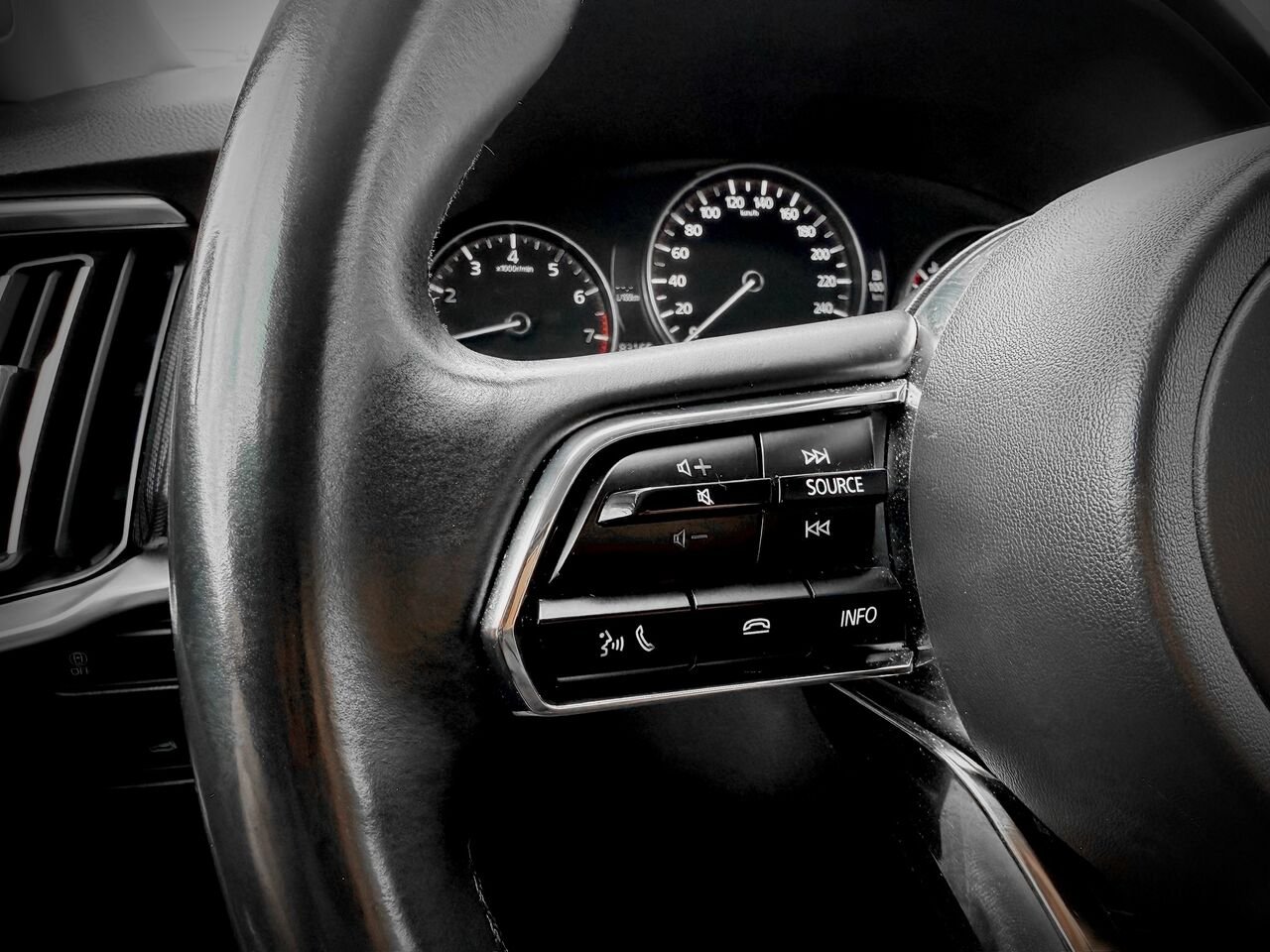2024 Mazda CX-90 hybride léger GS-L 4WD Silver Notre-Dame-des-Prairies - photo #23