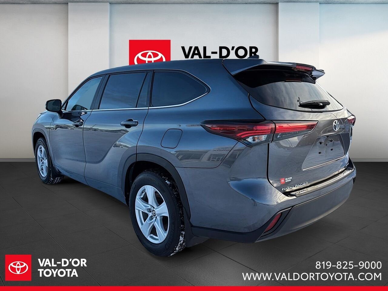 2024 Toyota Highlander LE AWD LE AWD Magnetic Grey Metallic Val-d'Or - photo #3
