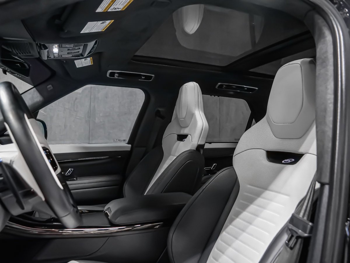 2024 Land Rover Range Rover Sport EDITION ONE SV Black Montreal - photo #20
