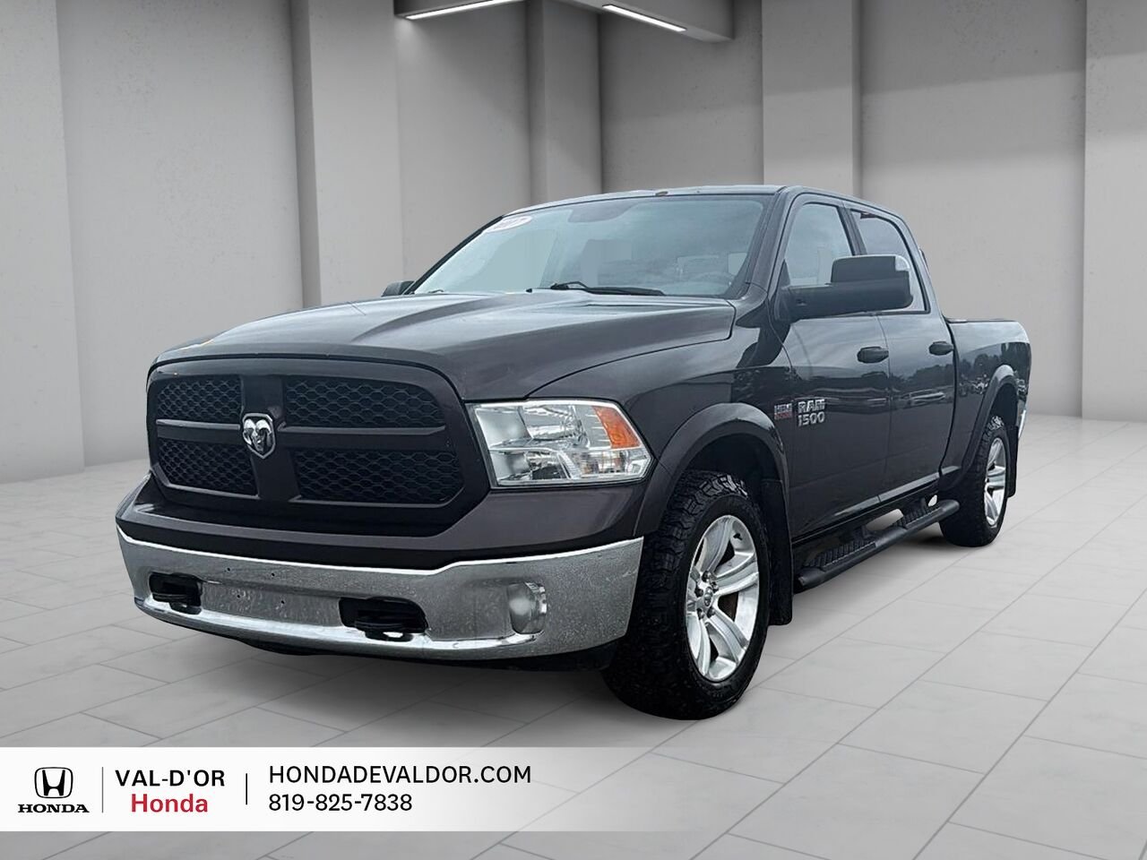 2017 Ram 1500 Cabine multiplaces 4RM, 149 po Outdoorsman Brown Val-d'Or - photo #0