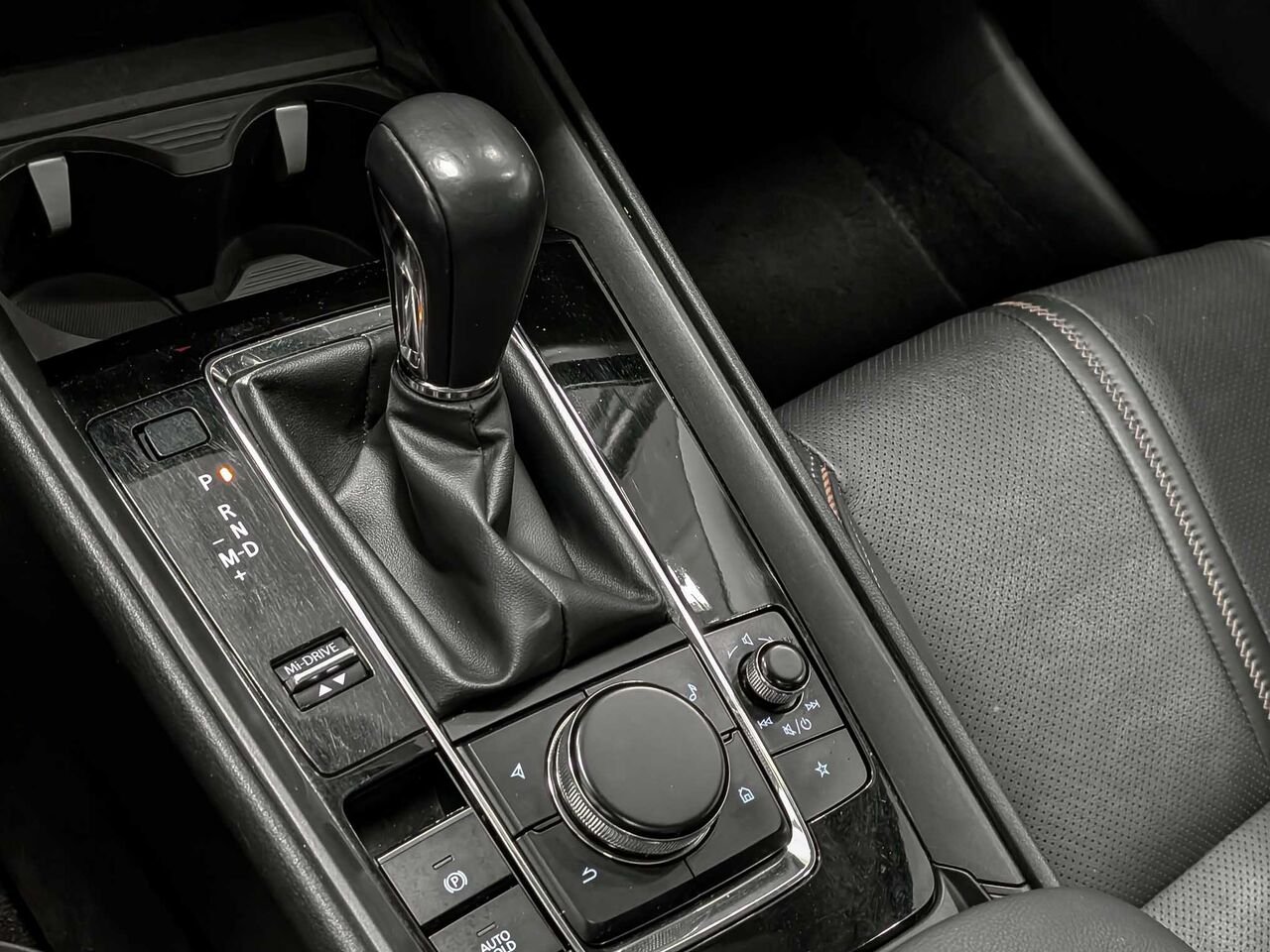 Mazda CX-50 AWD GT Toit Pano Cuir 2024 Noir Sherbrooke - photo #18