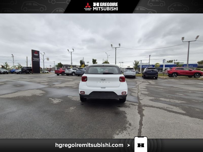 2025 Hyundai Venue White Blainville - photo #8