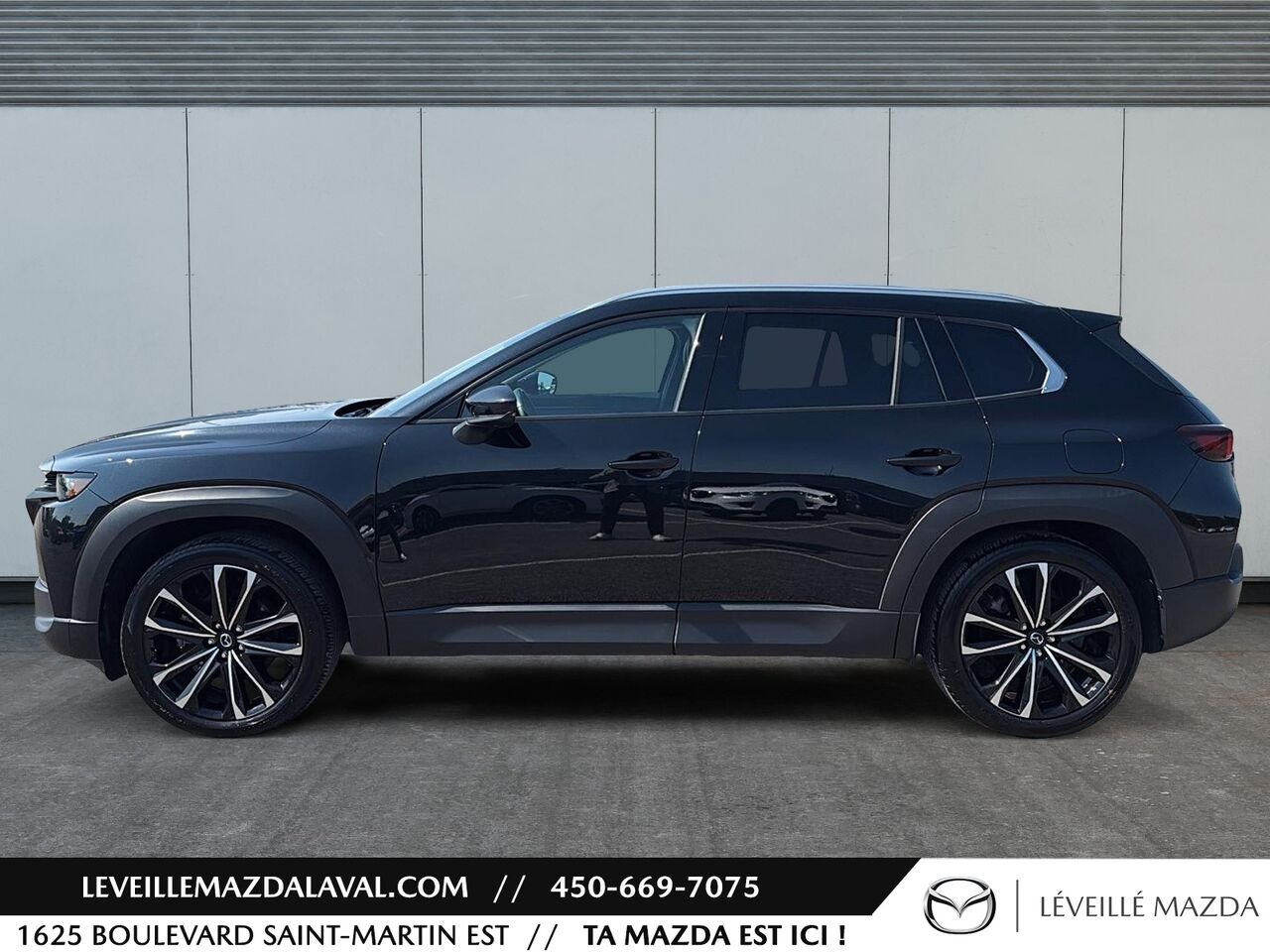 2024 Mazda CX-50 GT TI avec moteur turbo Jet Black Mica Laval - photo #7