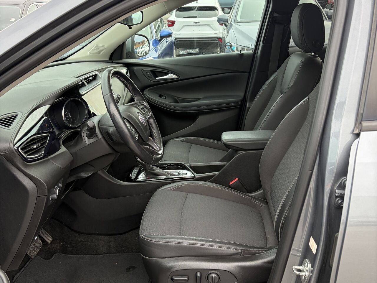 2020 BUICK ENCORE GX PREFERRED Privilégiée 4 portes TI Grey Ottawa & Gatineau - photo #2
