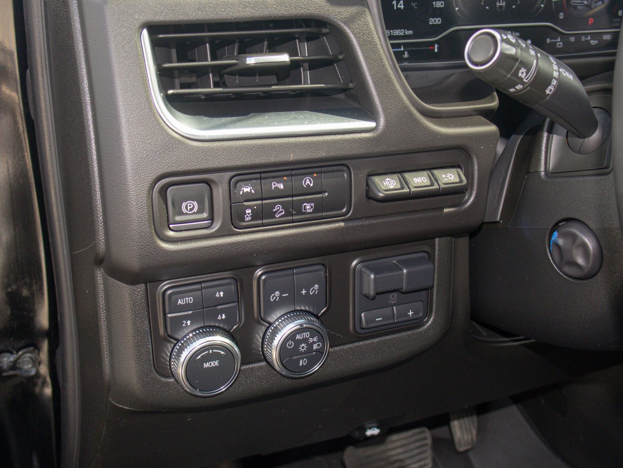 2024 GMC Yukon XL 4WD 4dr AT4 Black Sherwood Park - photo #22
