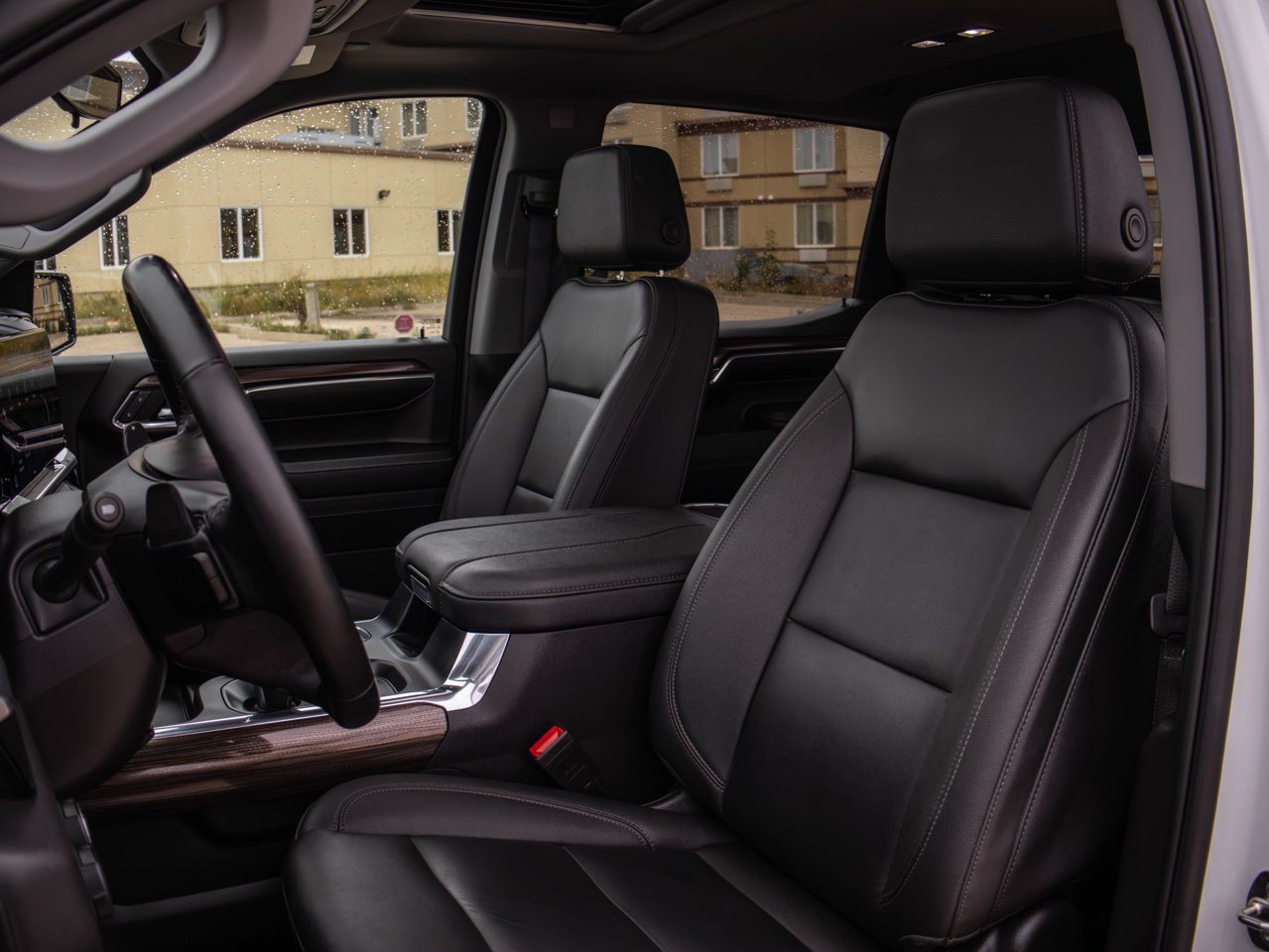 2024 Chevrolet Silverado 1500 4WD Crew Cab 147 LT Trail Boss White Sherwood Park - photo #14