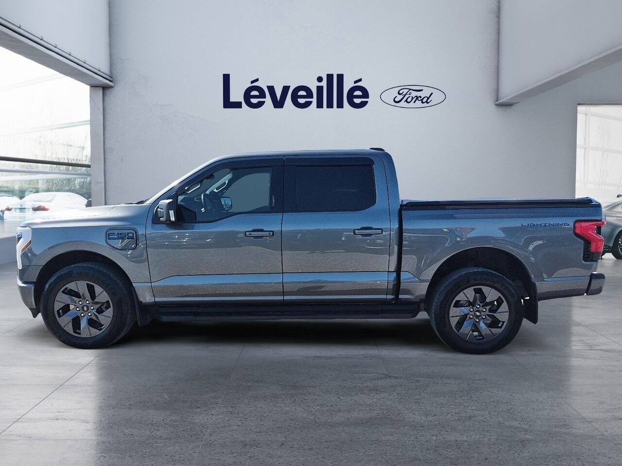 Ford F-150 Lightning 2024 Gris Saint-Jérôme - photo #13