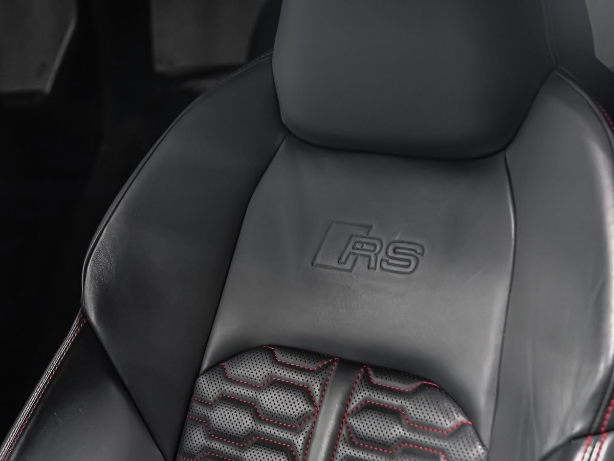 2023 Audi RS 6 Avant Black Montreal - photo #30