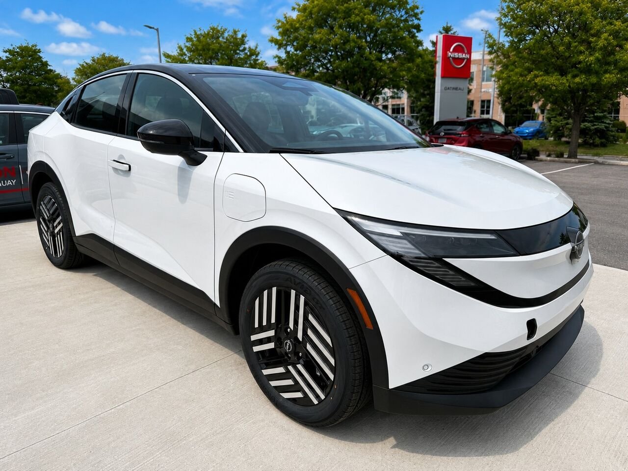 NISSAN LEAF LEAF SV+ 2026 Blanc Everest nacré triple couche/Noir Châteauguay - photo #6