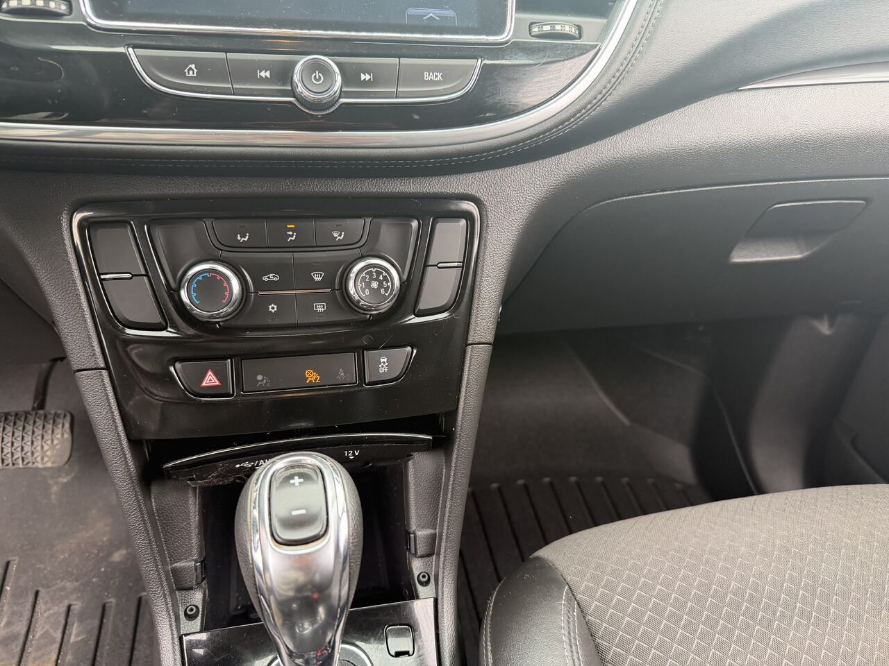 2021 BUICK ENCORE PREFERRED Privilégiée 4 portes TA Silver Gatineau - photo #5