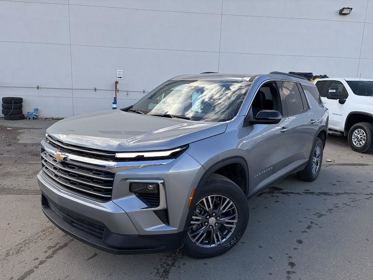 2026 Chevrolet Traverse AWD 4dr LT Grey Sherwood Park - photo #2