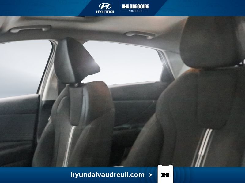 2024 Hyundai Elantra Grey Blainville - photo #13