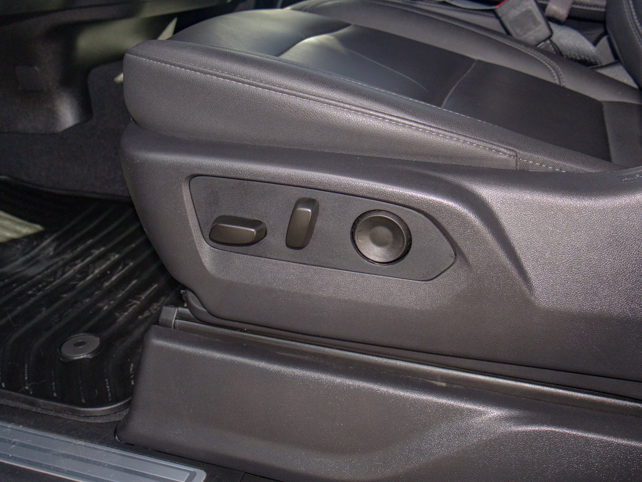 2025 Chevrolet Silverado 3500HD 4WD Crew Cab 159 LT Blue Sherwood Park - photo #18