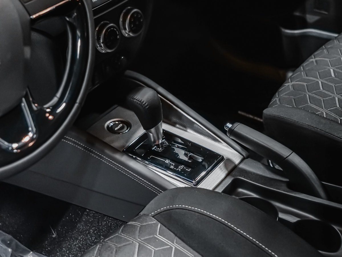 2027 Mitsubishi RVR SE Titanium Grey Montreal - photo #7