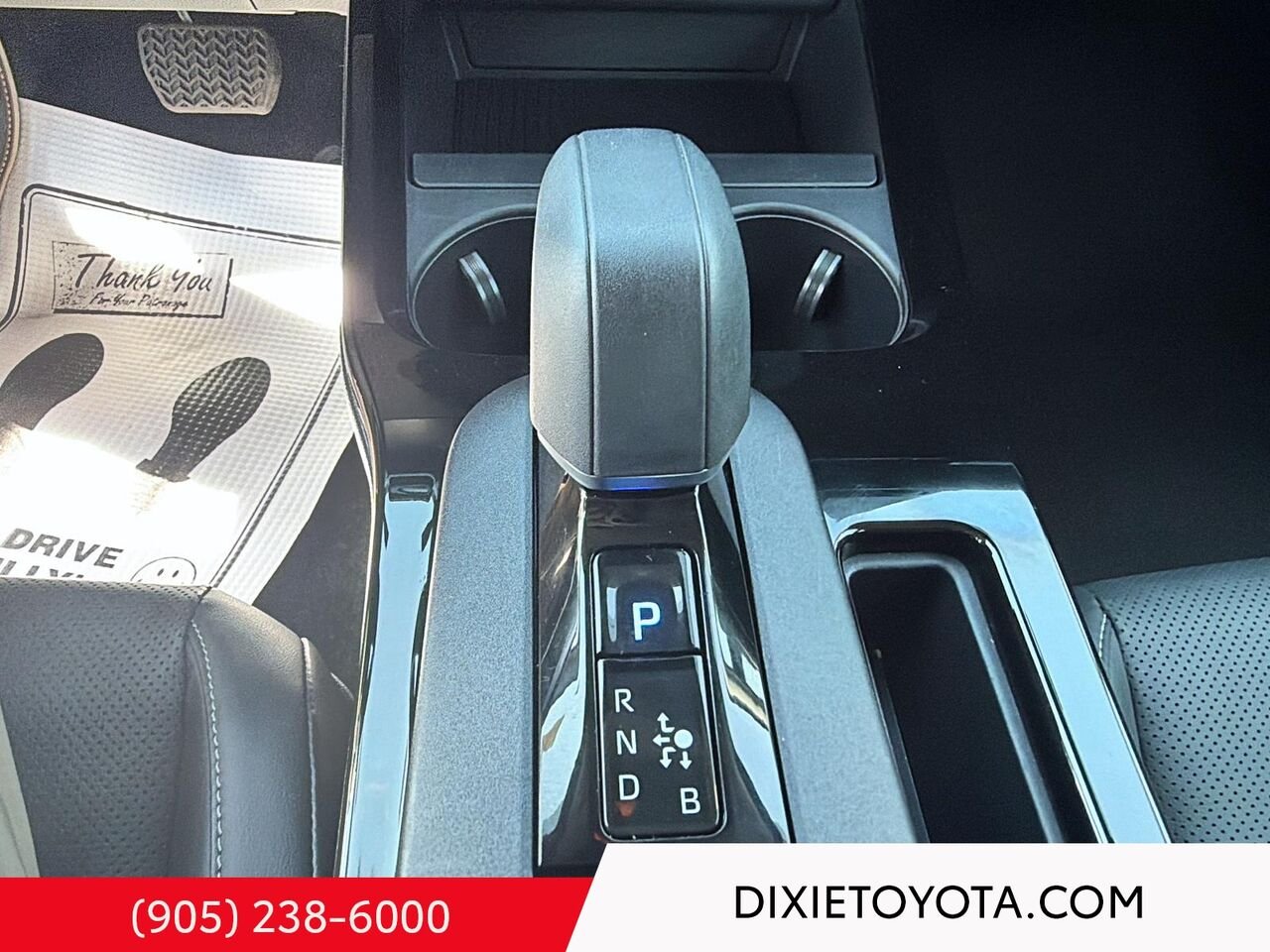 2023 Toyota Prius HYBRID XLE AWD / HEATED SEATS / ALLOY WHEELS / TOYOTA SAFETY SENSE / CARPLAY AND ANDROID AUTO Supersonic Red Mississauga - photo #15