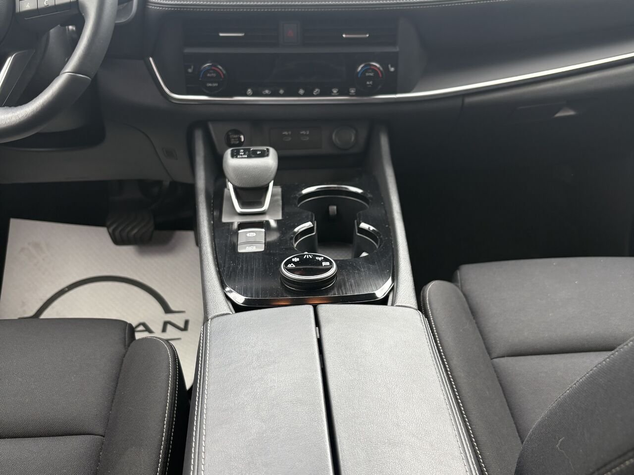 2024 Nissan Rogue S Black Mont-Laurier - photo #13